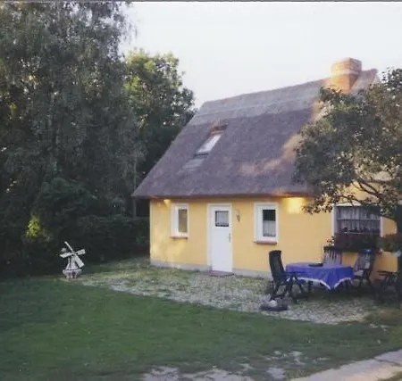 Freistehendes In Ruhiger Lage *