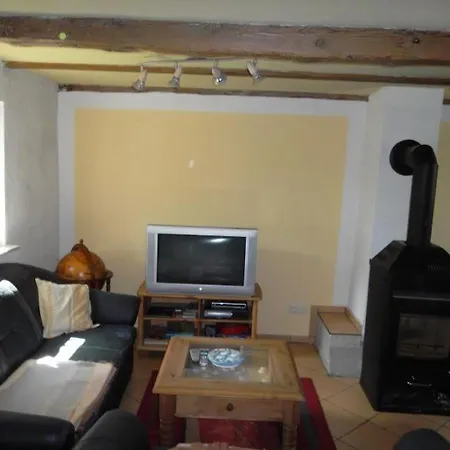 Freistehendes In Ruhiger Lage *